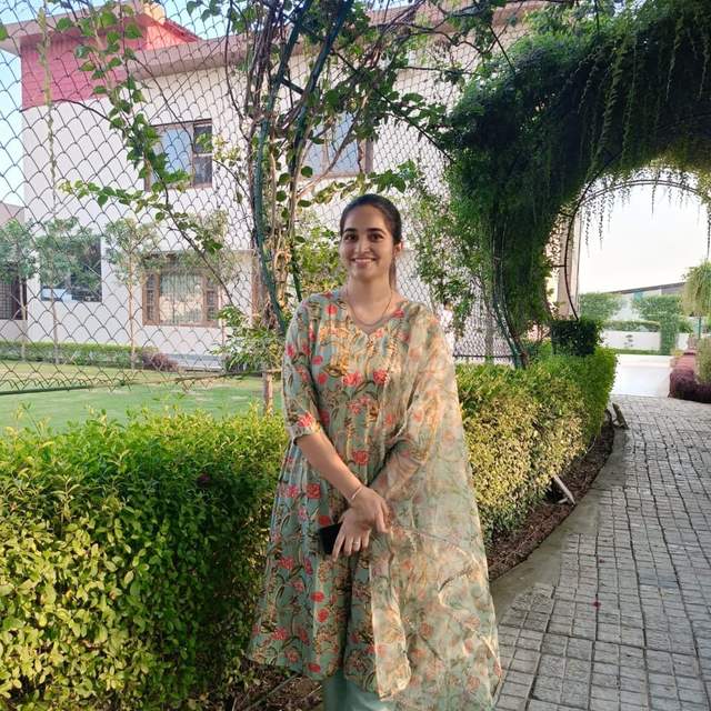Pooja profile