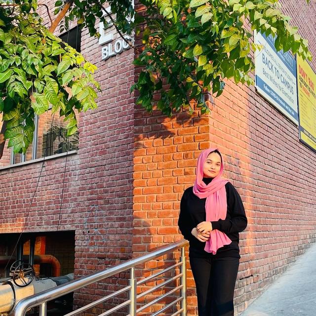 Tuba Naim Profile Pic